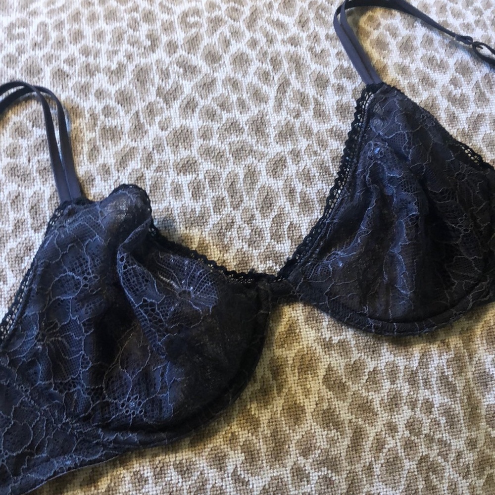 Elegant Calvin Klein unlined lace bra